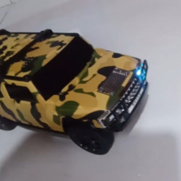 HOST PICK: Camouflage Bluetooth Car Speaker - Picture 7 of 10